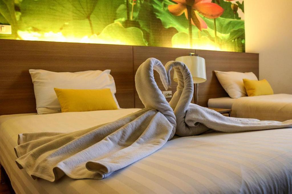 Dluxx Thammasat Hotel Pathum Thani Bagian luar foto