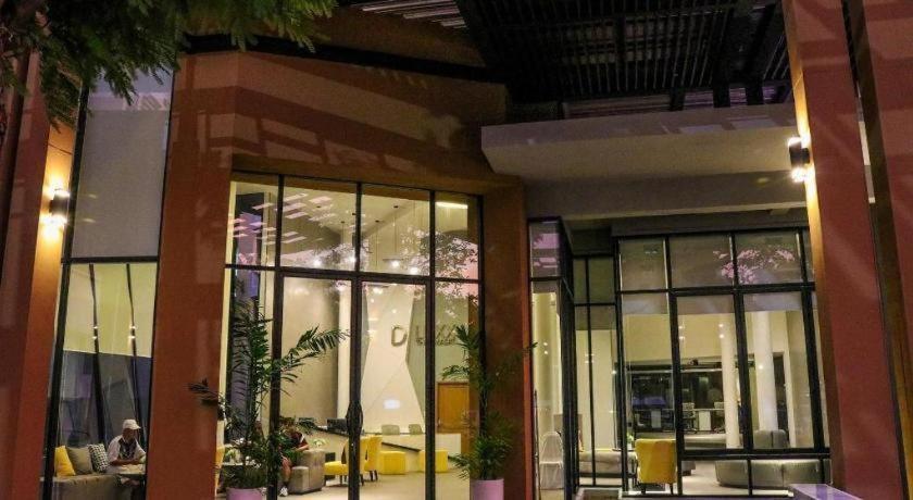 Dluxx Thammasat Hotel Pathum Thani Bagian luar foto
